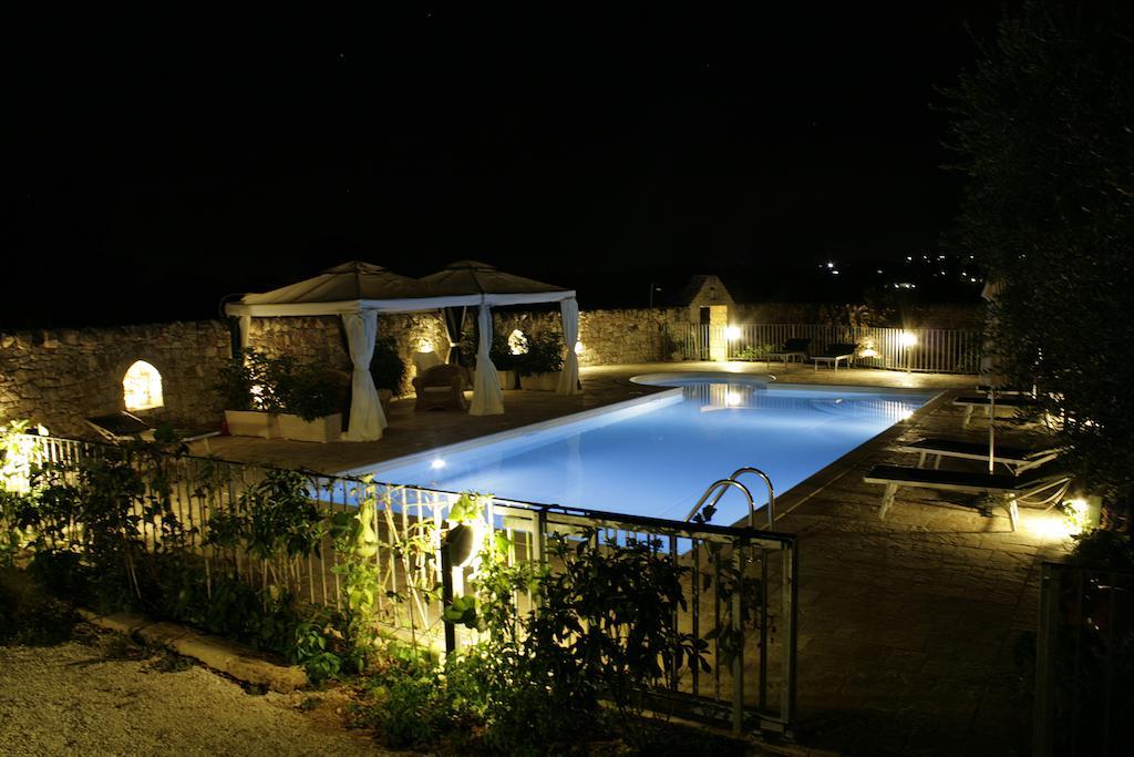Masseria Montanaro Cisternino Eksteriør bilde